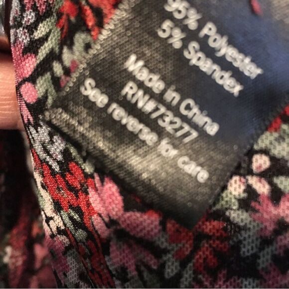 Soft sheer rayon, one snap v neck peplum top - Picture 6 of 6